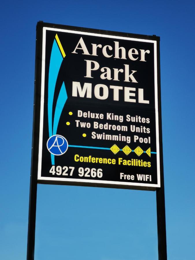 Archer Park Motel Rockhampton Exterior photo