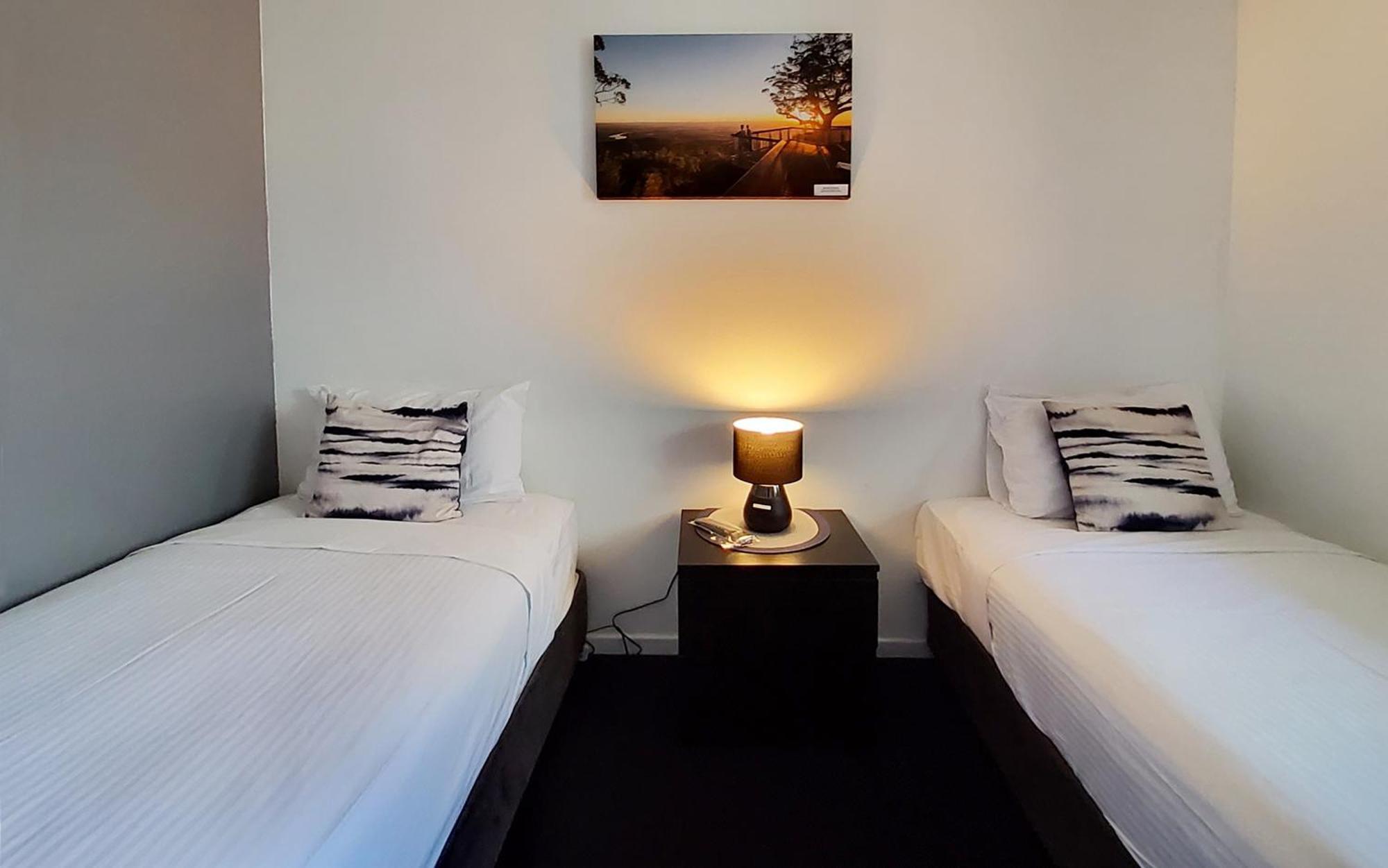 Archer Park Motel Rockhampton Room photo