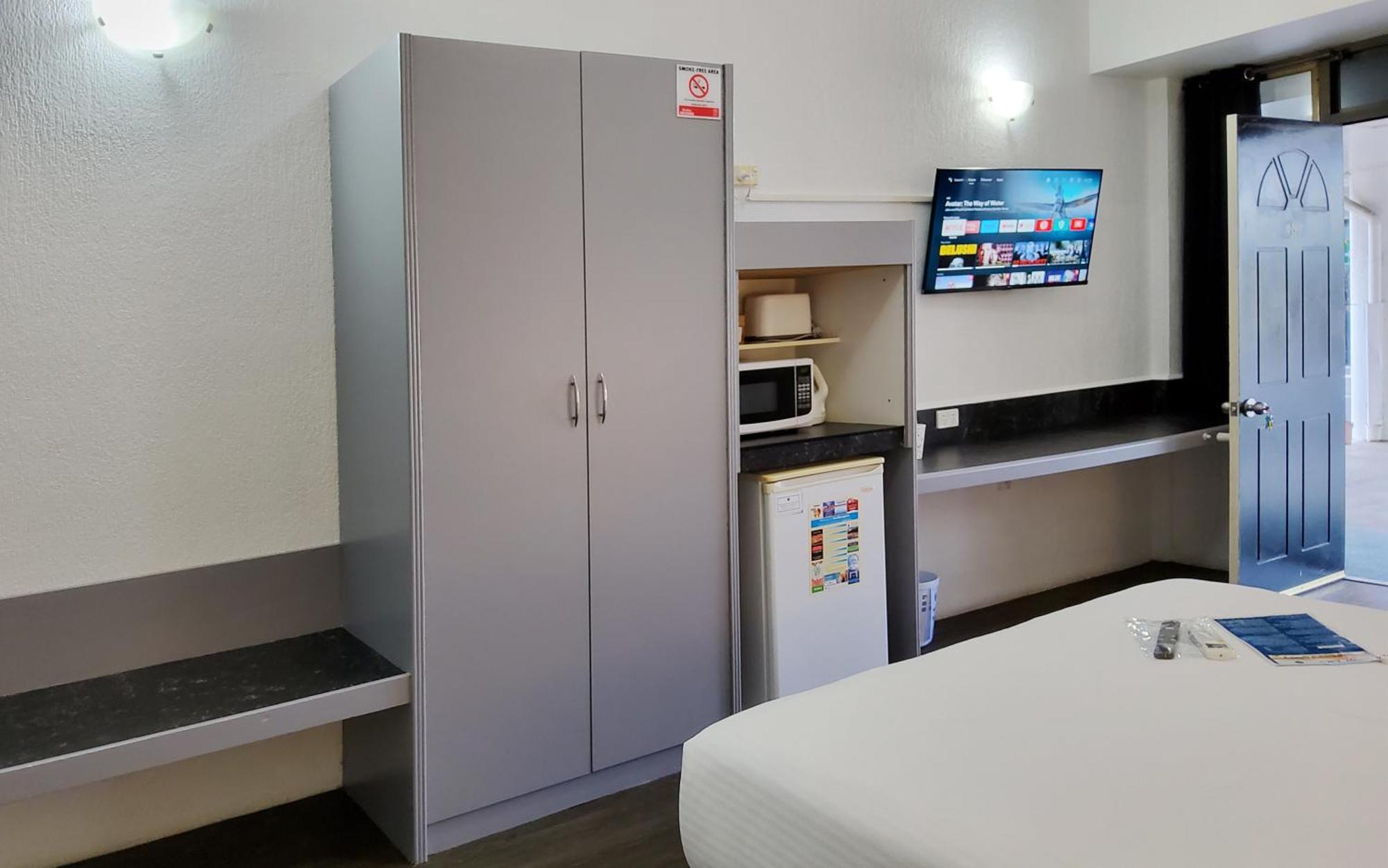 Archer Park Motel Rockhampton Room photo