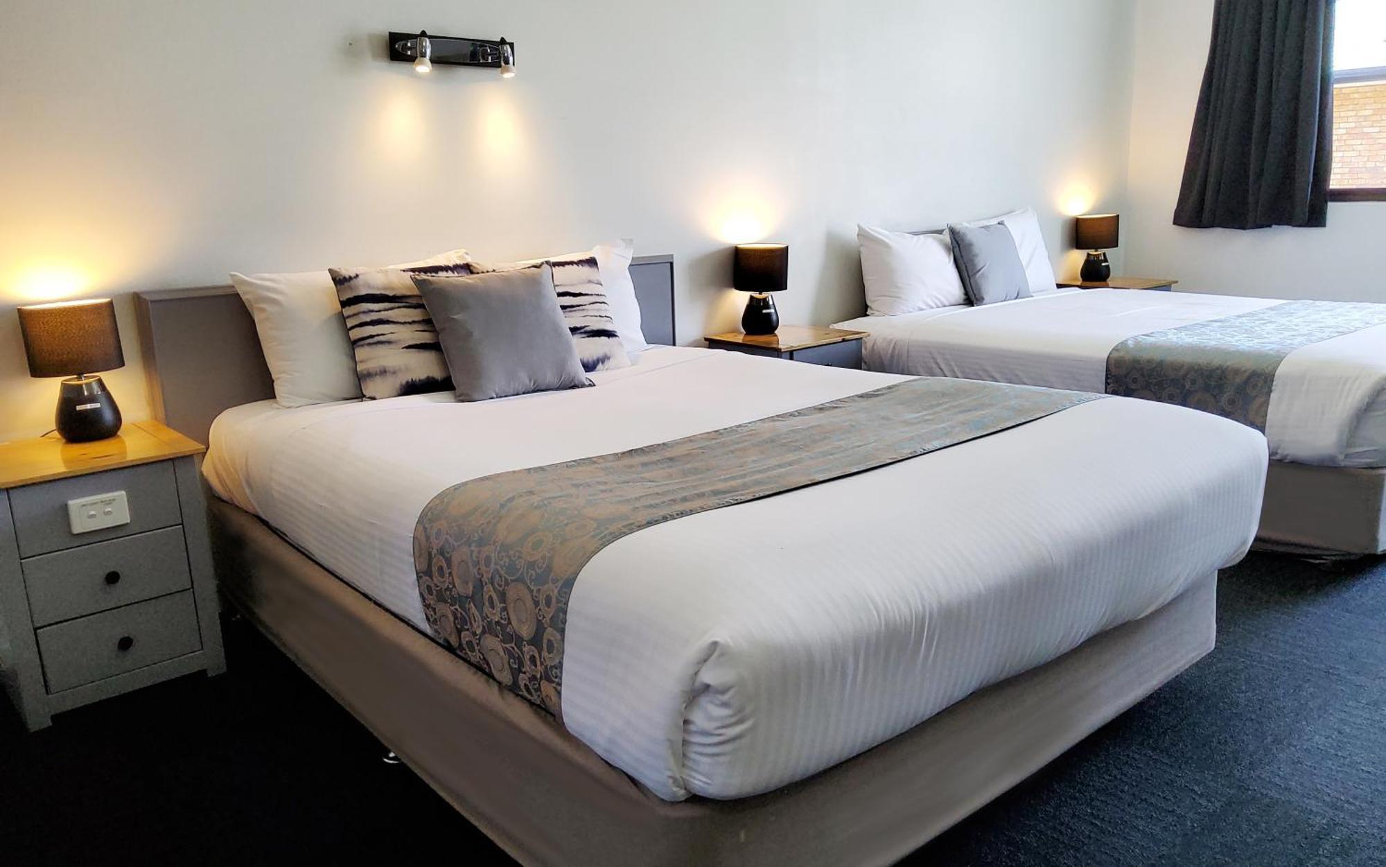 Archer Park Motel Rockhampton Room photo
