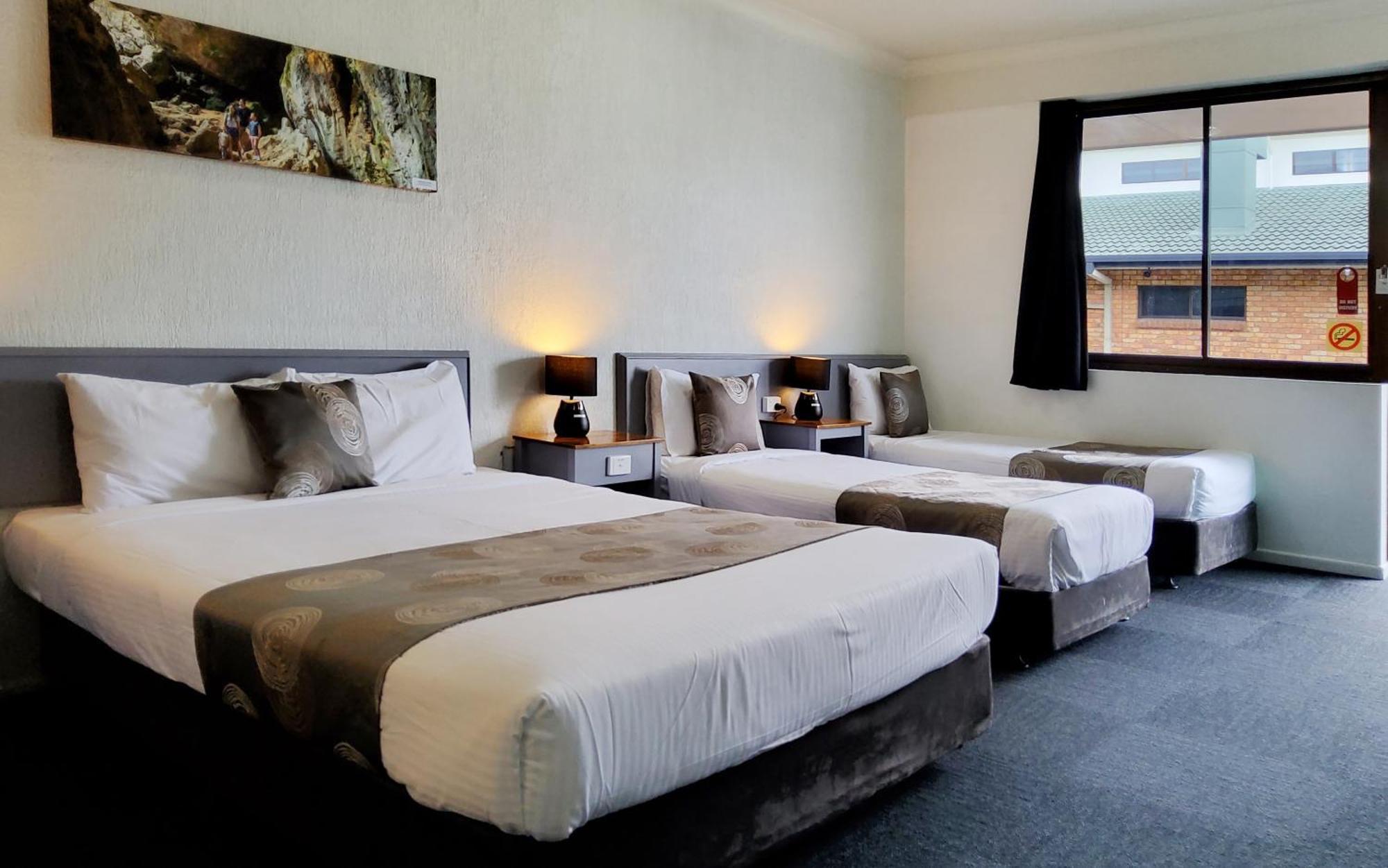 Archer Park Motel Rockhampton Room photo