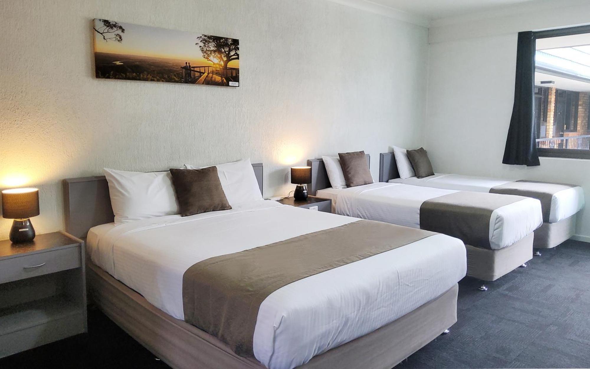 Archer Park Motel Rockhampton Room photo