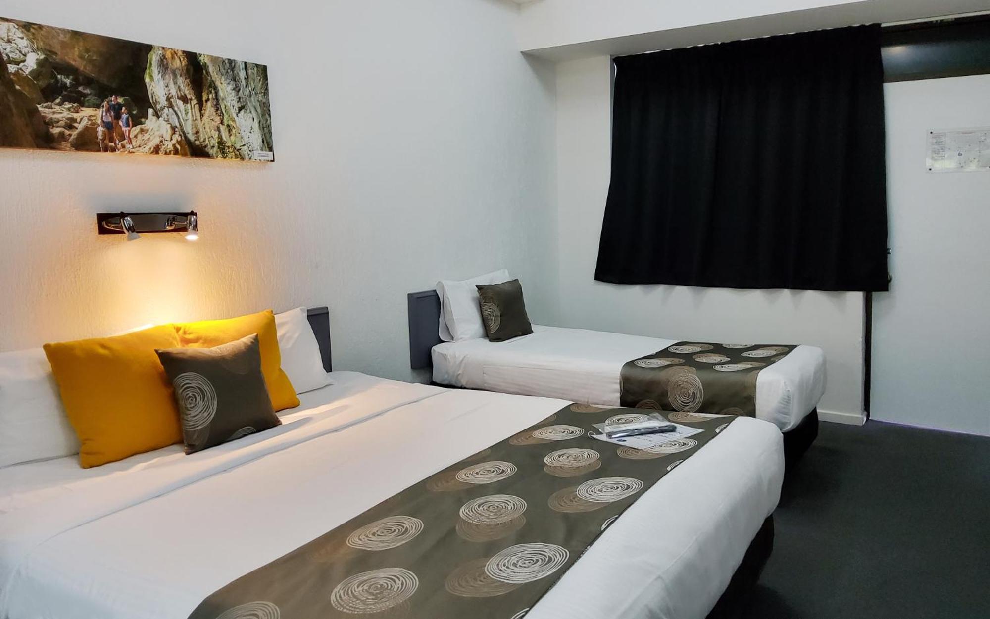 Archer Park Motel Rockhampton Room photo