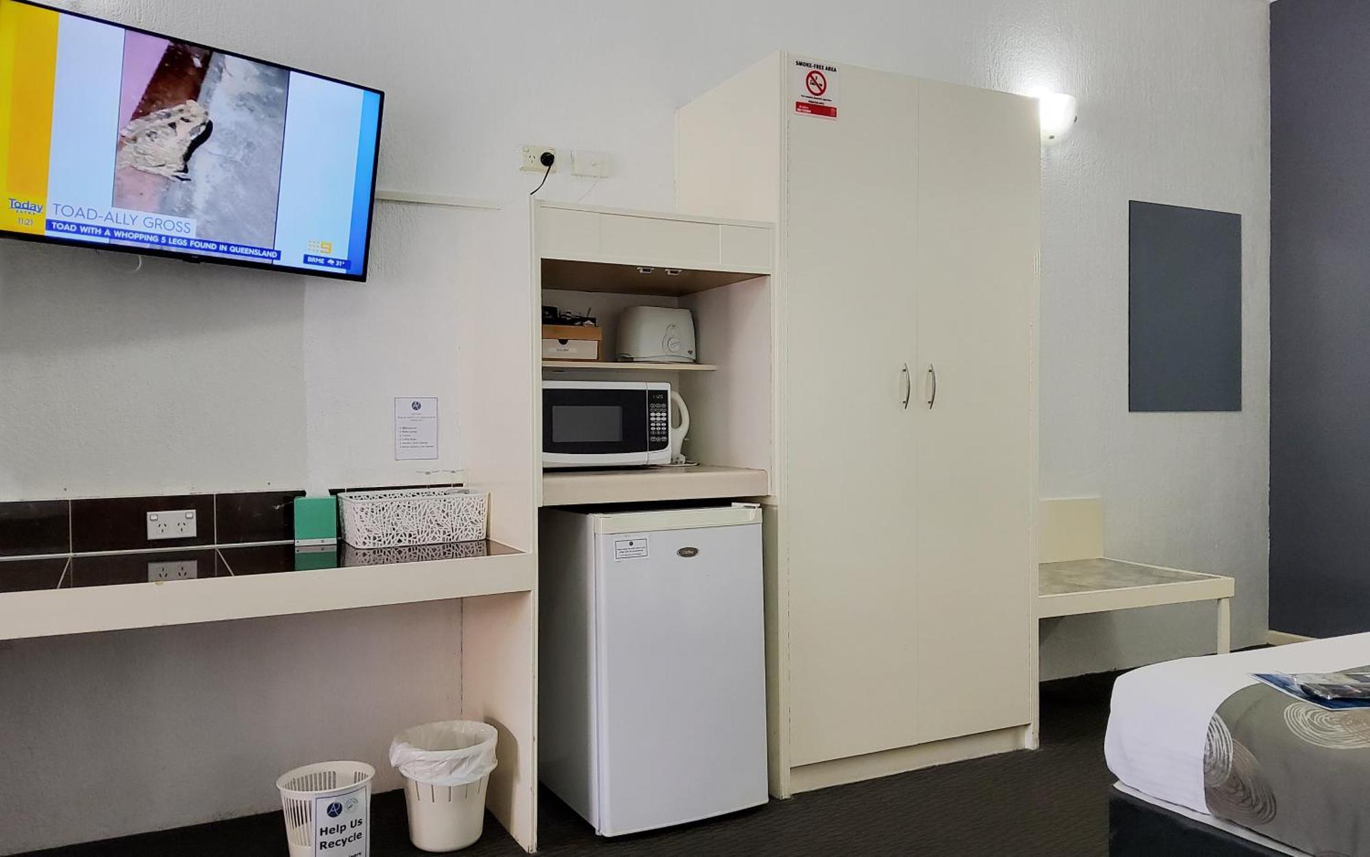 Archer Park Motel Rockhampton Room photo